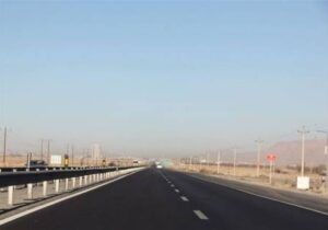 معاون راهداری استان فارس از بهسازی محور شیراز-سروستان تا پایان مرداد ماه سال جاری خبر داد.